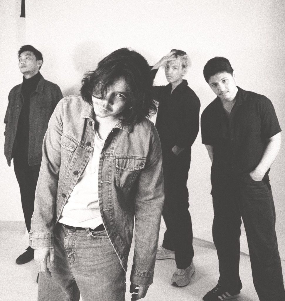 Grup Rock Alternatif, Iconic Tourist Rilis Dua Single dan Jelang Perilisan Album Debut If There Were A Band At The Opera