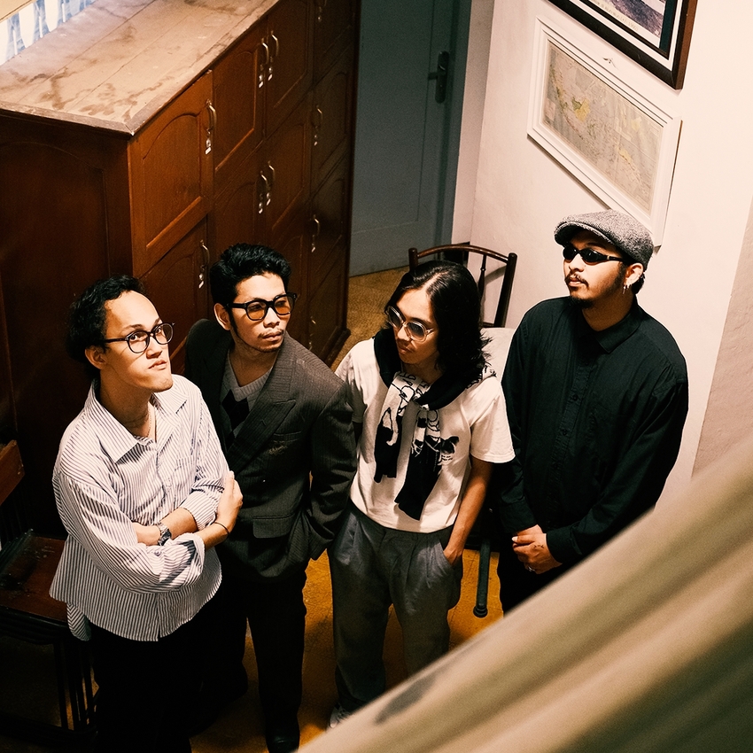 Flowthentic Rilis Album Kedua Bertajuk “Konsumsi Publik” Kritik Tajam Isu Sosial Lewat Gaya Musik Rawrock