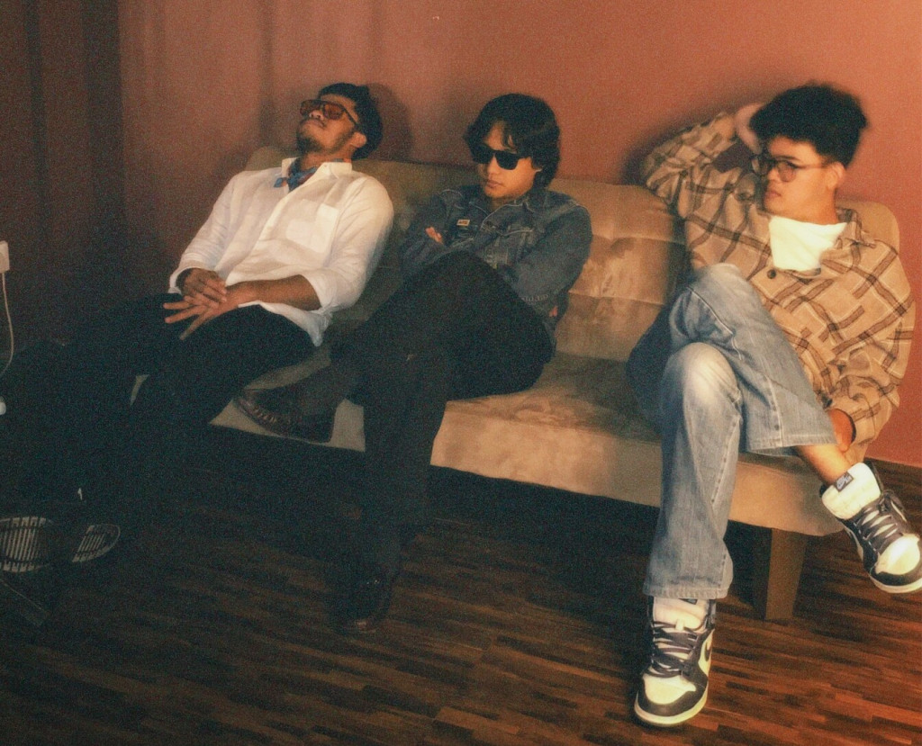 Unit Garage Rock Surabaya, Electric Bird Rilis Single 'Aurora' Kritik Keras Kerusakan Alam